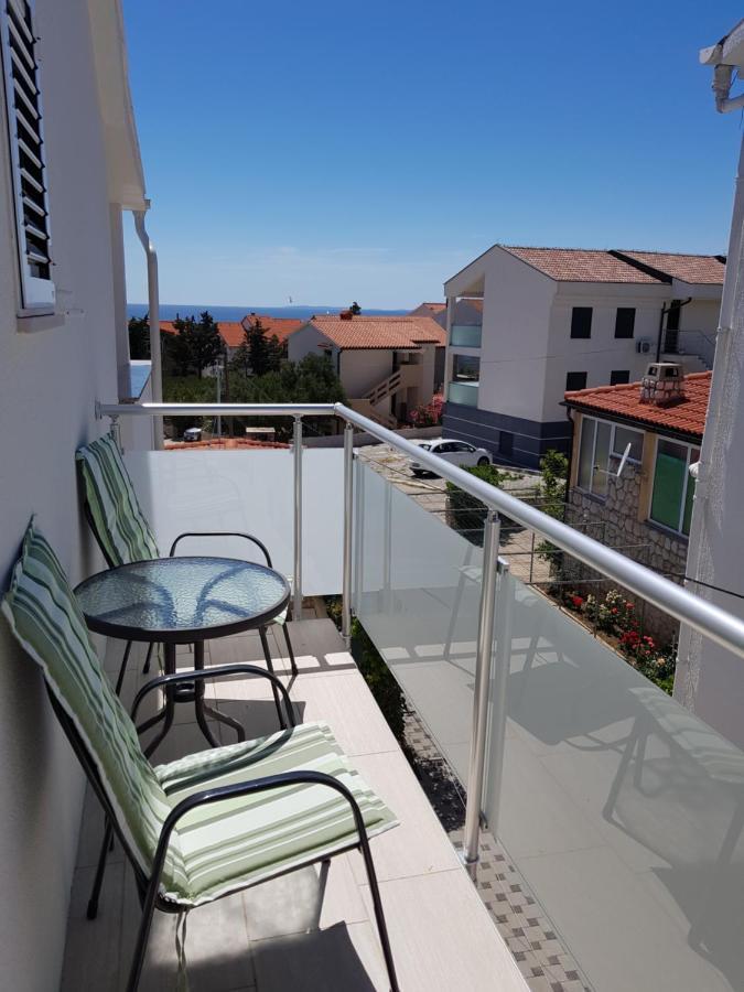 Sun Dance With Heated Pool Appartement Novalja